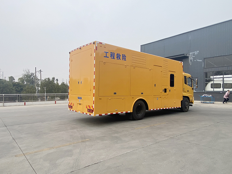 程力牌東風(fēng)天錦3000方排水車(chē)（休息室）