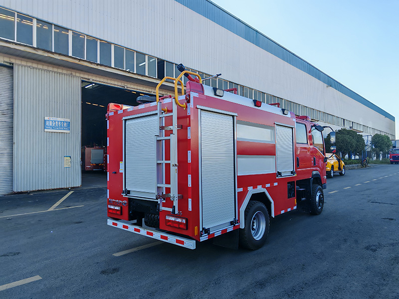 東風四驅(qū)3.5噸水罐消防車(全柴112KW)